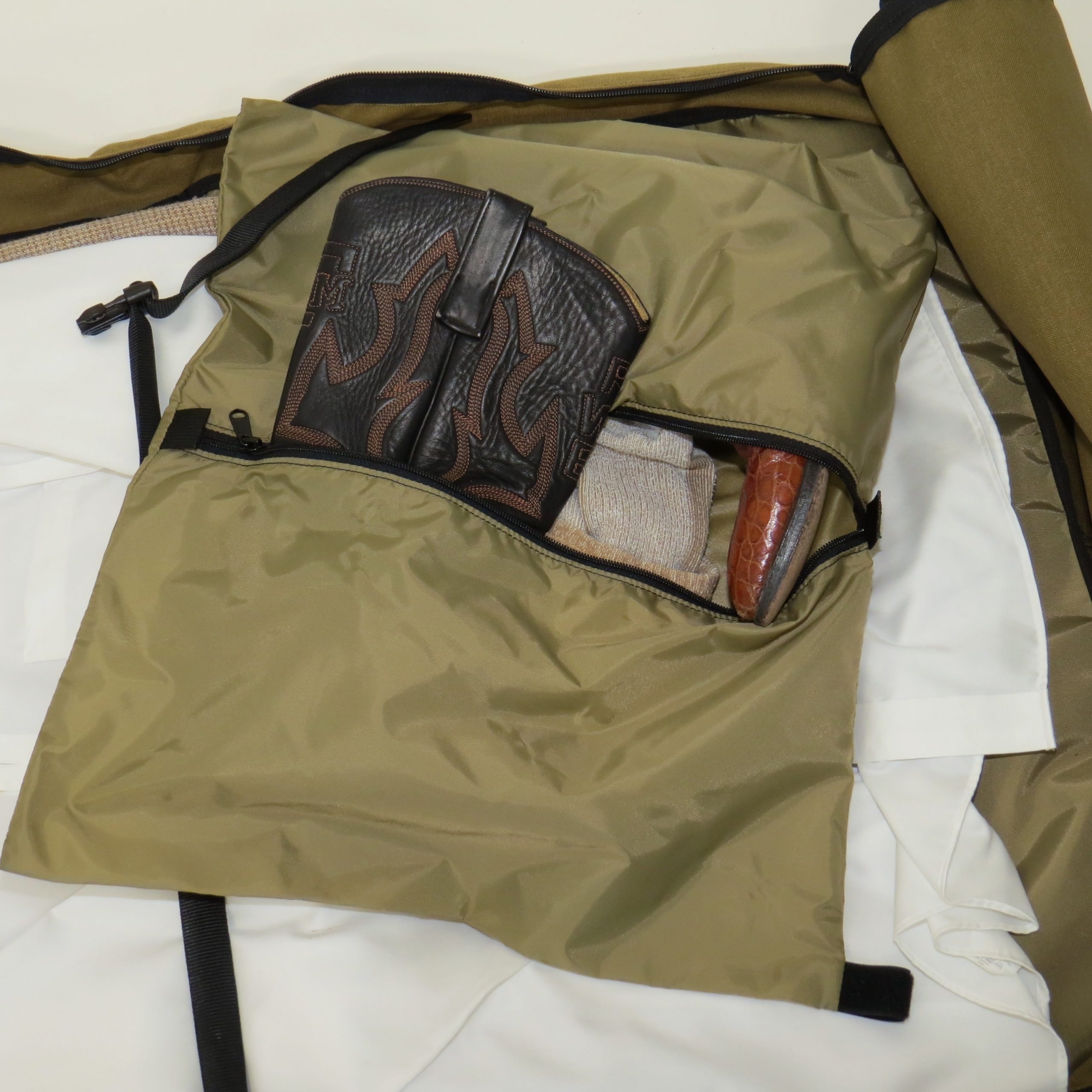 Deluxe Weekender Suit Bag with Corner Leather Trim